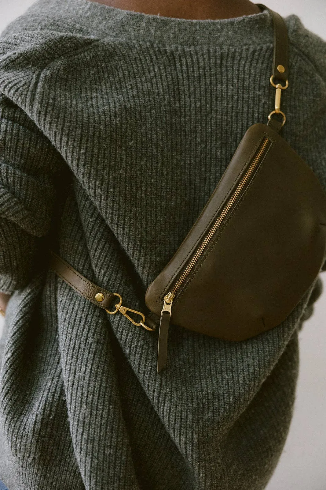 Sling Bag in Olive