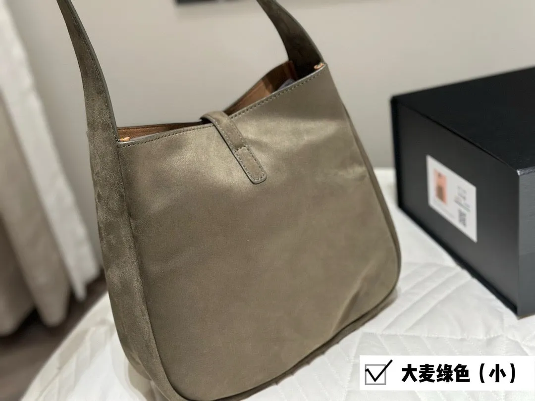 YSK307 le 5 à 7 Supple small/Large in Suede
